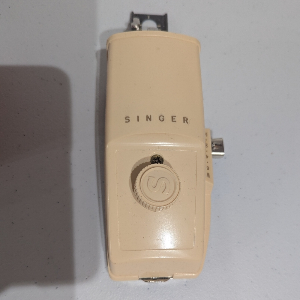 Vintage Singer Buttonholer